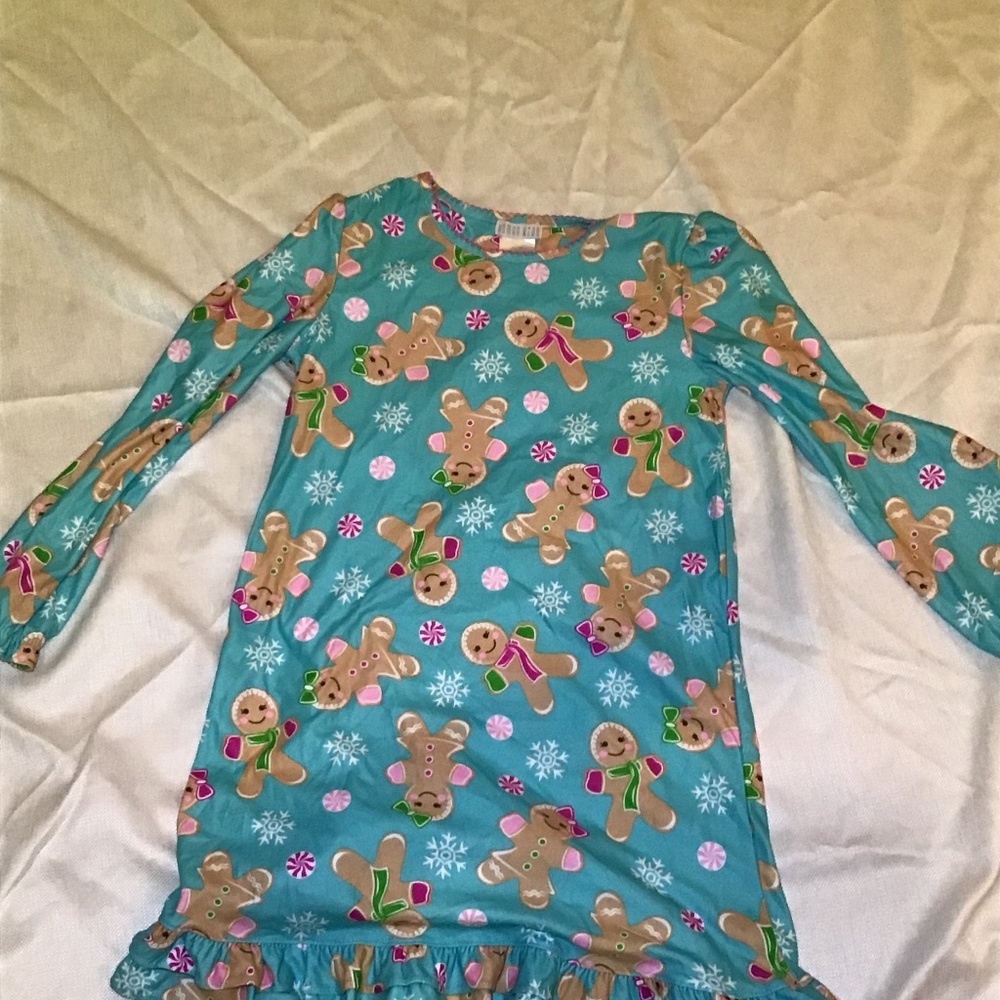 Comfy gingerbread man night gown
